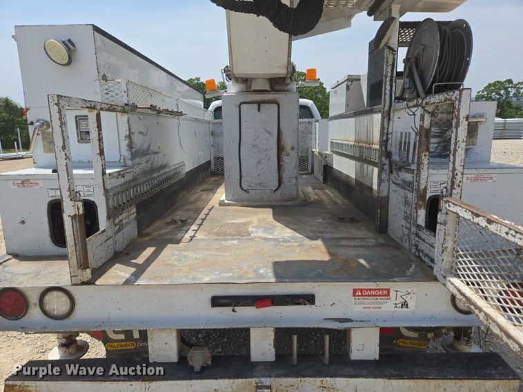 image for item ED1992 2016 Ford F550 Super Duty XL bucket truck