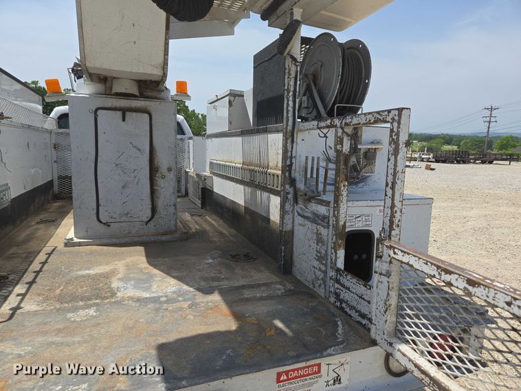 image for item ED1992 2016 Ford F550 Super Duty XL bucket truck