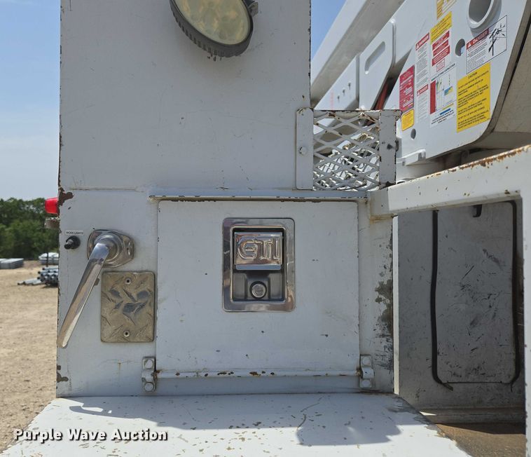 image for item ED1992 2016 Ford F550 Super Duty XL bucket truck