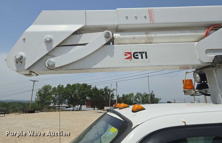 image for item ED1992 2016 Ford F550 Super Duty XL bucket truck