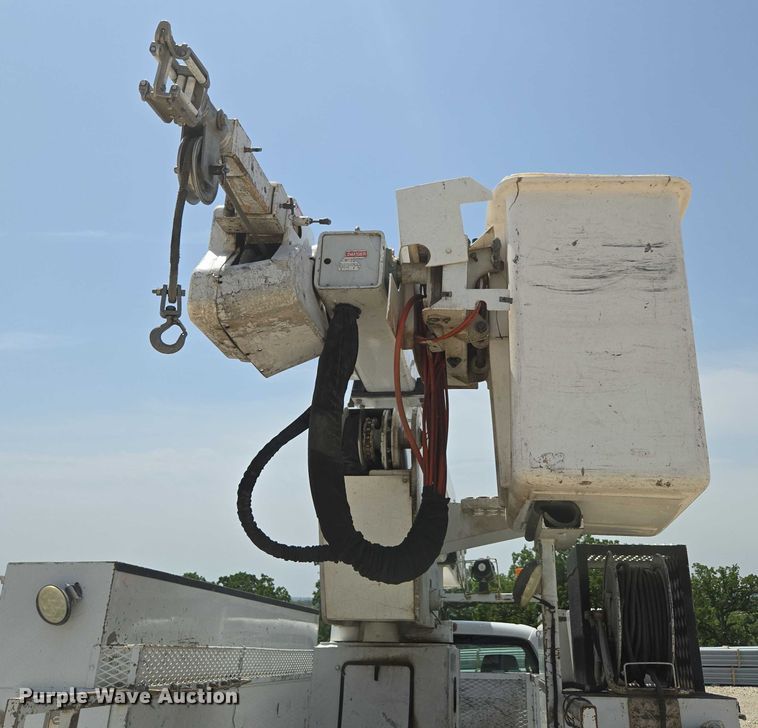 image for item ED1992 2016 Ford F550 Super Duty XL bucket truck