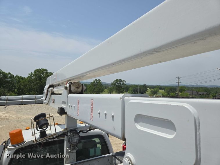 image for item ED1992 2016 Ford F550 Super Duty XL bucket truck