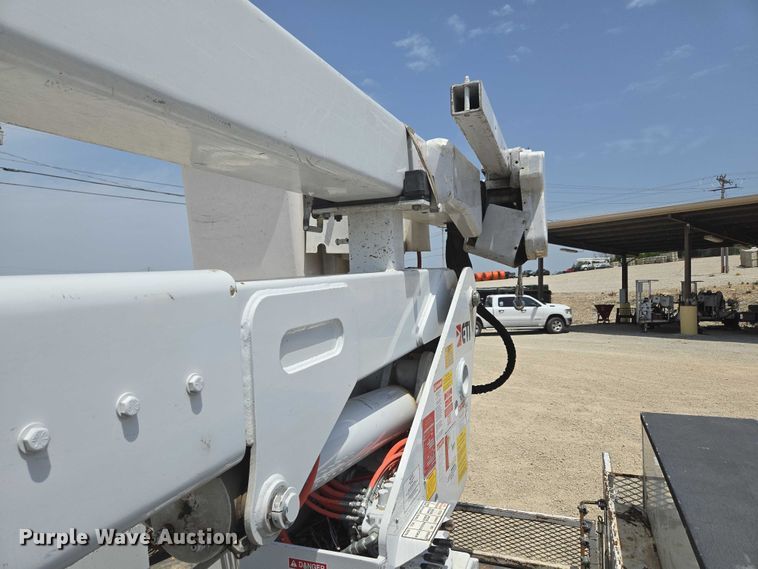 image for item ED1992 2016 Ford F550 Super Duty XL bucket truck