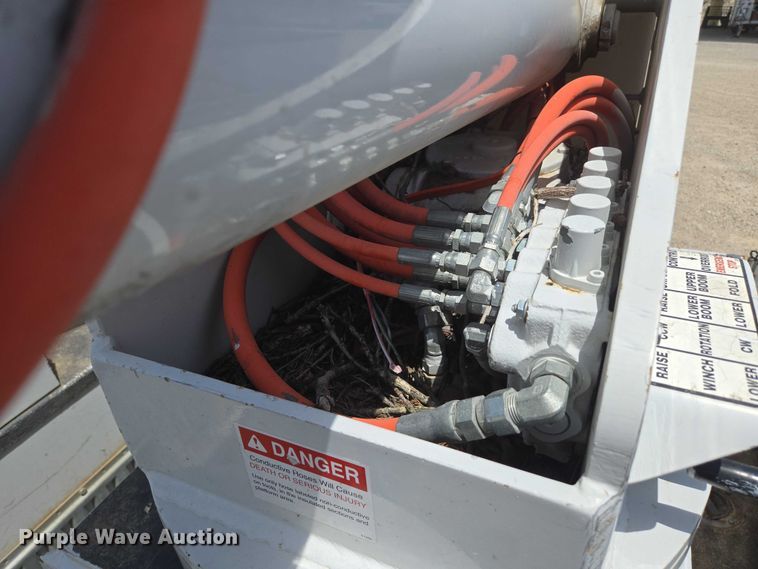 image for item ED1992 2016 Ford F550 Super Duty XL bucket truck