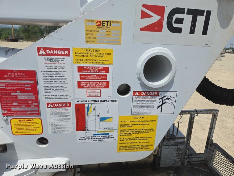 image for item ED1992 2016 Ford F550 Super Duty XL bucket truck