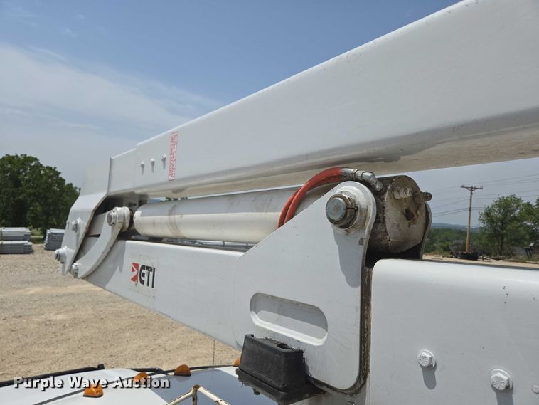 image for item ED1992 2016 Ford F550 Super Duty XL bucket truck