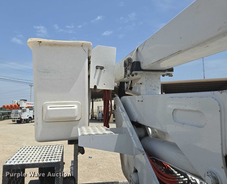 image for item ED1992 2016 Ford F550 Super Duty XL bucket truck