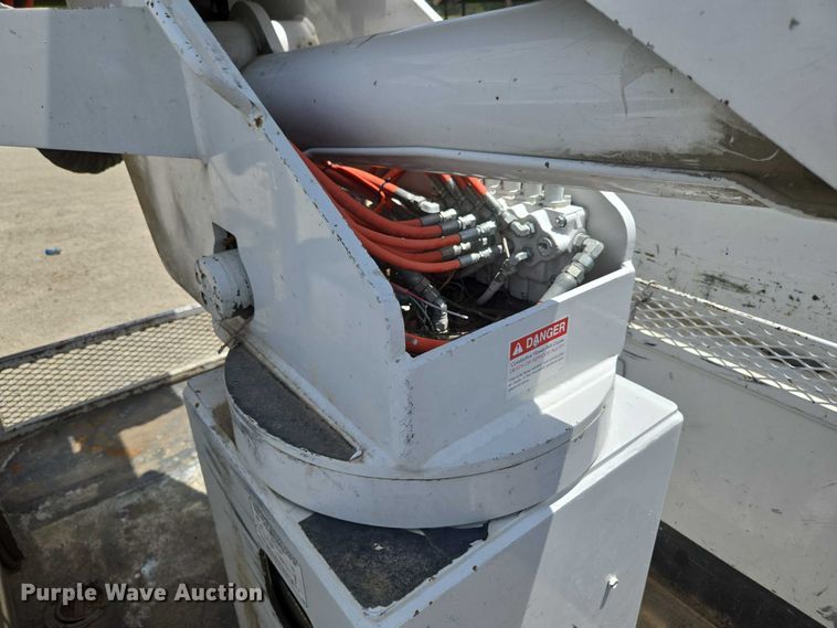 image for item ED1992 2016 Ford F550 Super Duty XL bucket truck