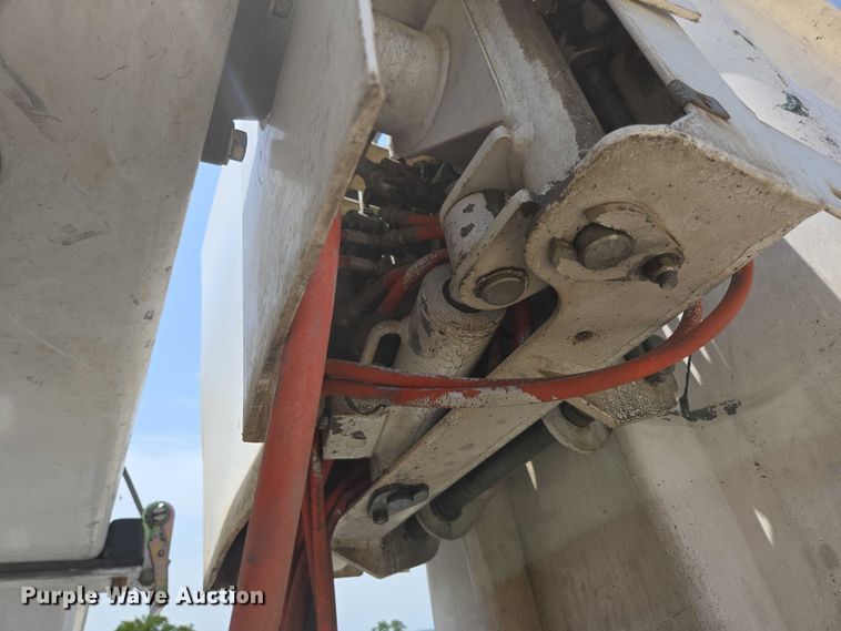 image for item ED1992 2016 Ford F550 Super Duty XL bucket truck