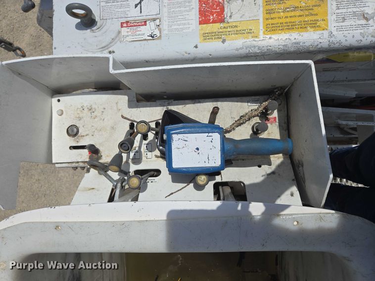 image for item ED1992 2016 Ford F550 Super Duty XL bucket truck