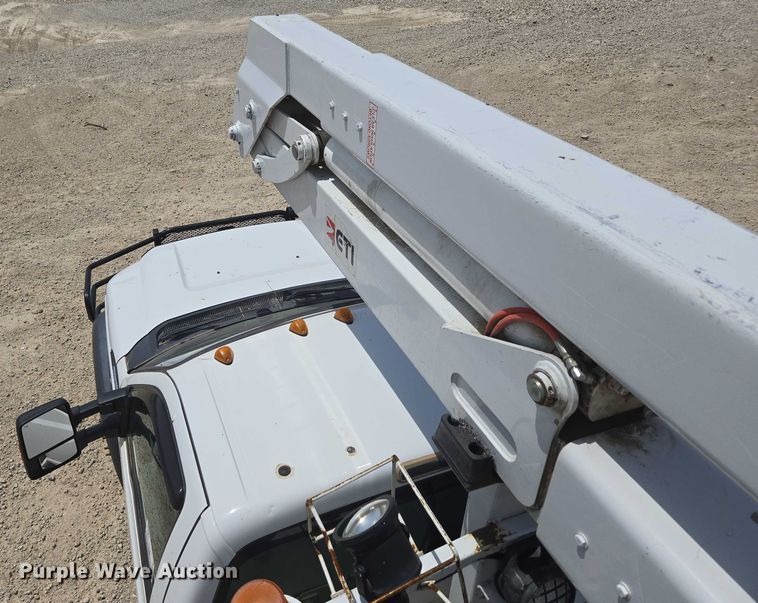 image for item ED1992 2016 Ford F550 Super Duty XL bucket truck