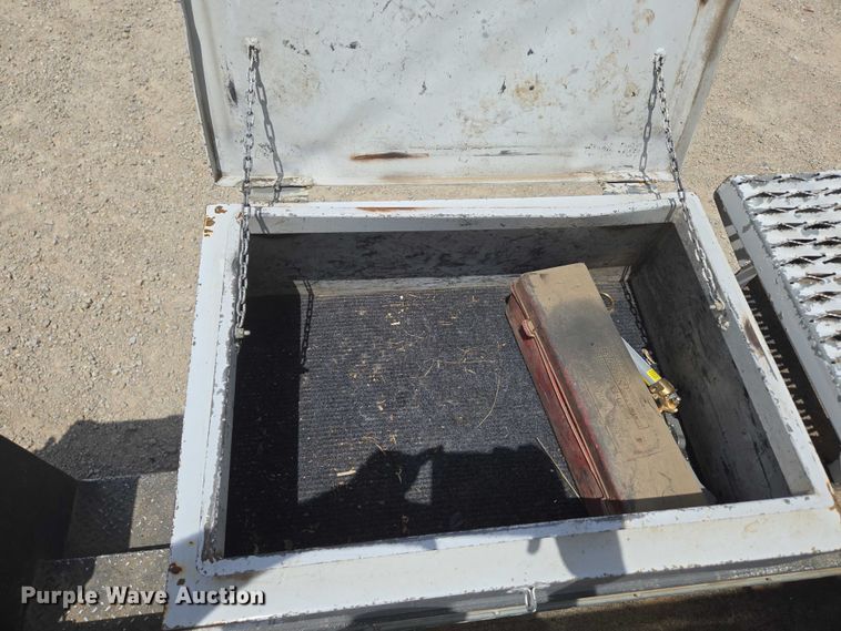 image for item ED1992 2016 Ford F550 Super Duty XL bucket truck