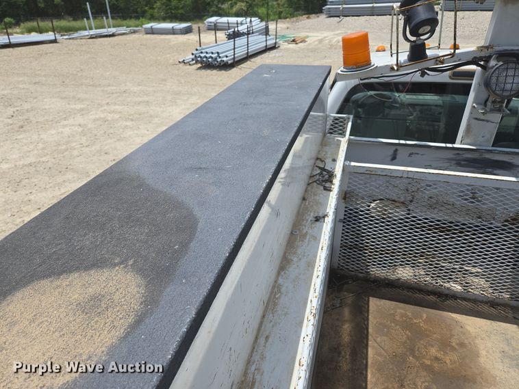 image for item ED1992 2016 Ford F550 Super Duty XL bucket truck