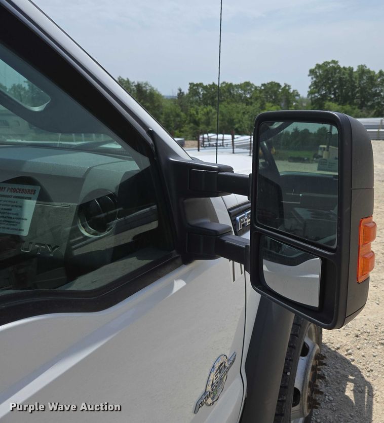 image for item ED1992 2016 Ford F550 Super Duty XL bucket truck