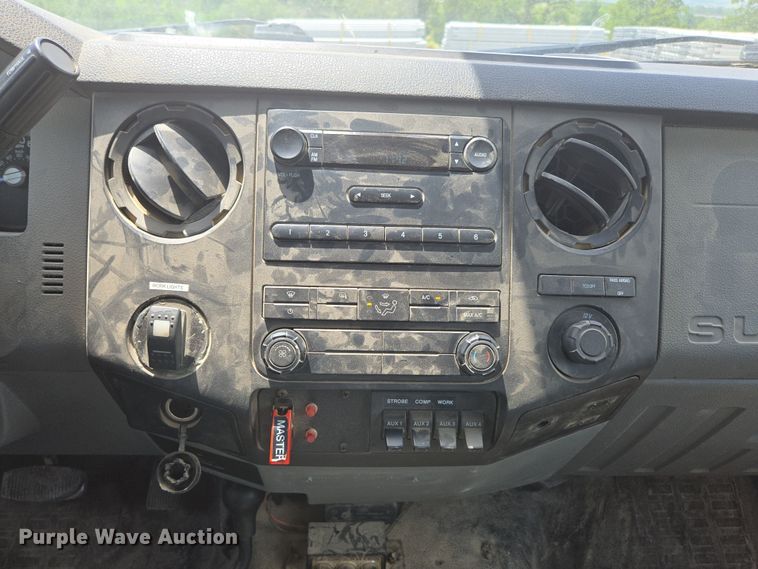 image for item ED1992 2016 Ford F550 Super Duty XL bucket truck