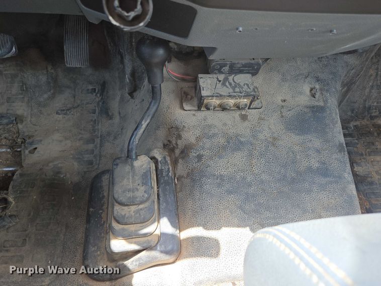 image for item ED1992 2016 Ford F550 Super Duty XL bucket truck