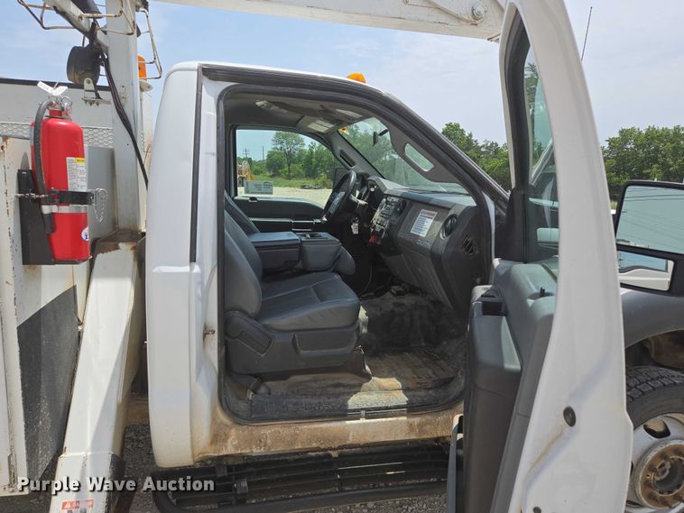 image for item ED1992 2016 Ford F550 Super Duty XL bucket truck