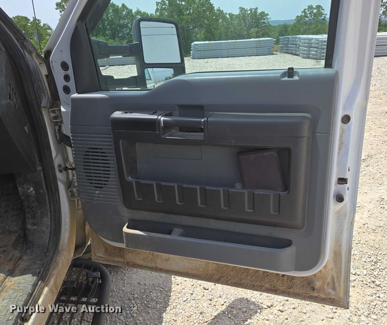 image for item ED1992 2016 Ford F550 Super Duty XL bucket truck