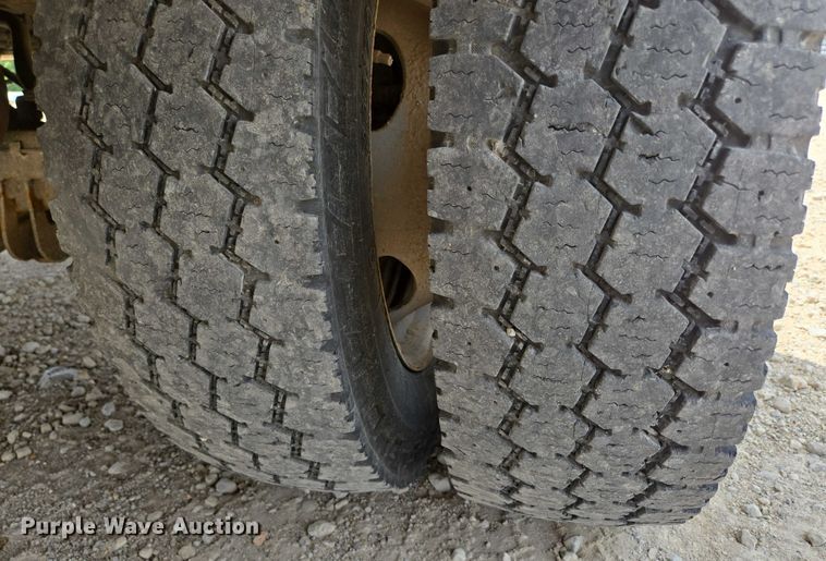 image for item ED1992 2016 Ford F550 Super Duty XL bucket truck