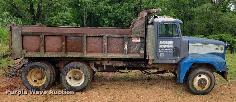 image for item ED1994 1989 Freightliner FLD120 dump truck