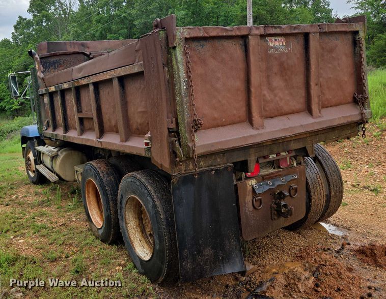 image for item ED1994 1989 Freightliner FLD120 dump truck