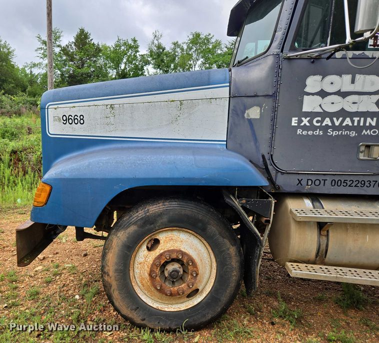 image for item ED1994 1989 Freightliner FLD120 dump truck