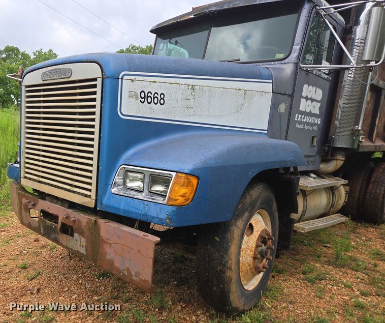 image for item ED1994 1989 Freightliner FLD120 dump truck