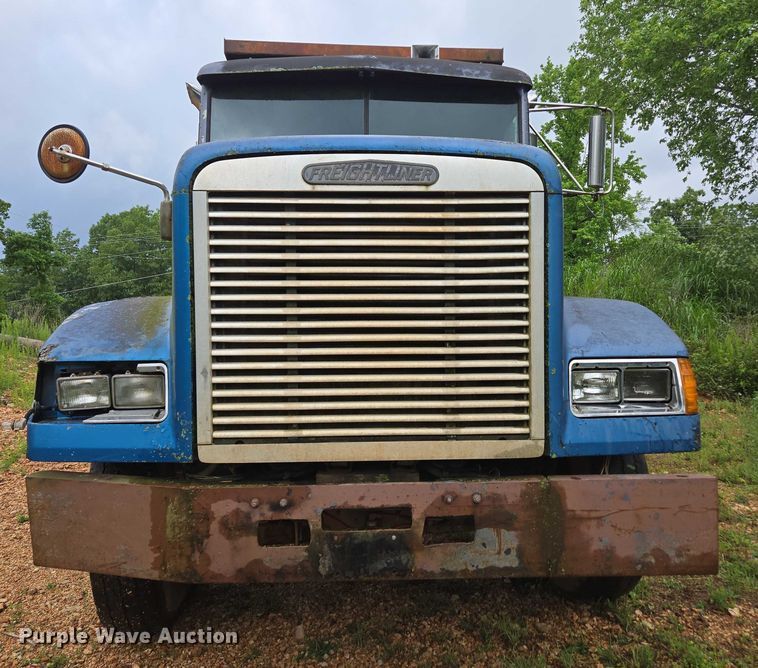 image for item ED1994 1989 Freightliner FLD120 dump truck