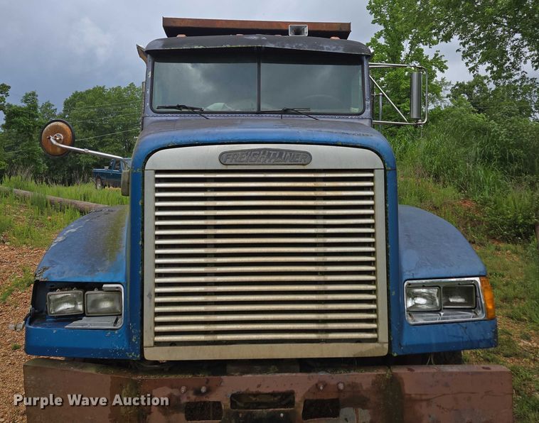 image for item ED1994 1989 Freightliner FLD120 dump truck