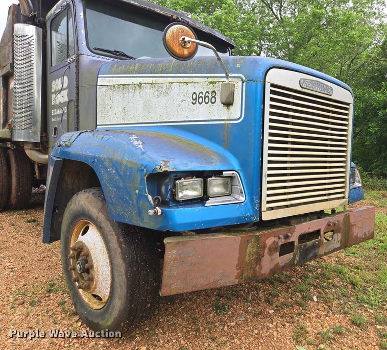 image for item ED1994 1989 Freightliner FLD120 dump truck