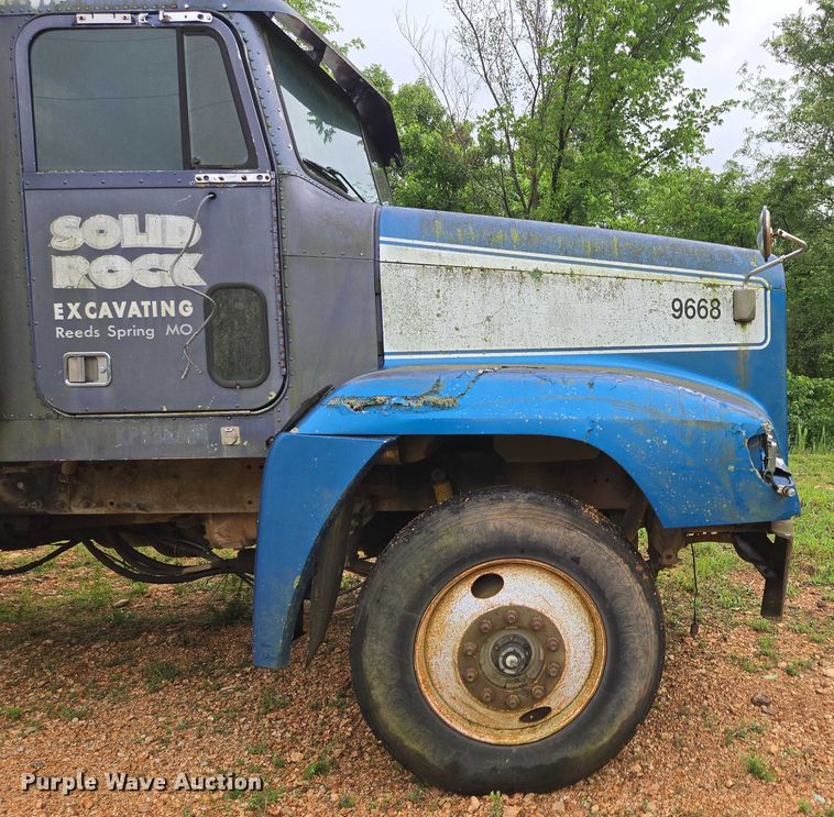 image for item ED1994 1989 Freightliner FLD120 dump truck