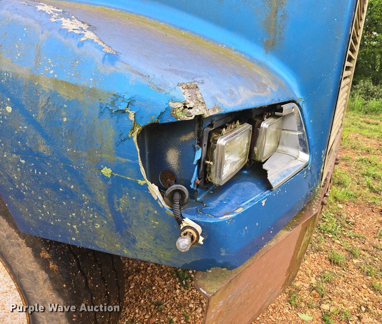 image for item ED1994 1989 Freightliner FLD120 dump truck