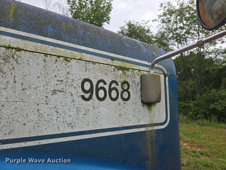 image for item ED1994 1989 Freightliner FLD120 dump truck