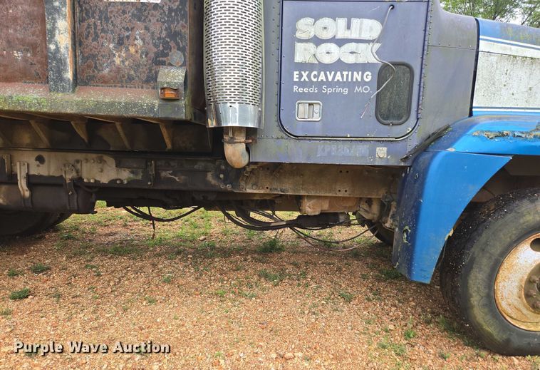 image for item ED1994 1989 Freightliner FLD120 dump truck