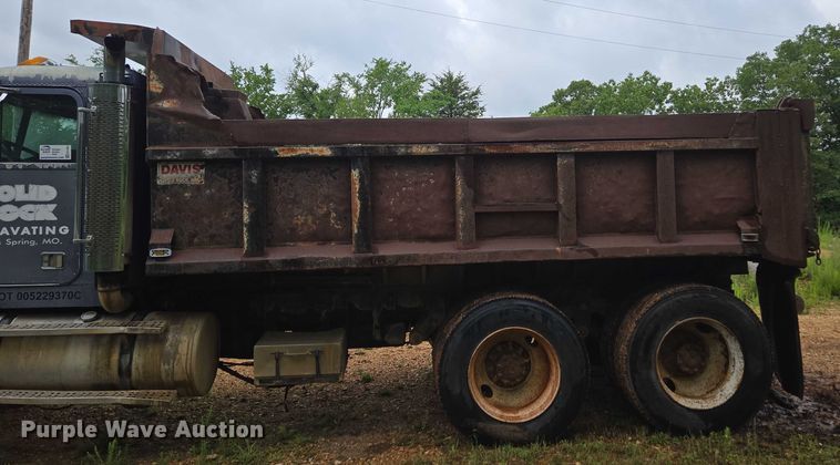 image for item ED1994 1989 Freightliner FLD120 dump truck