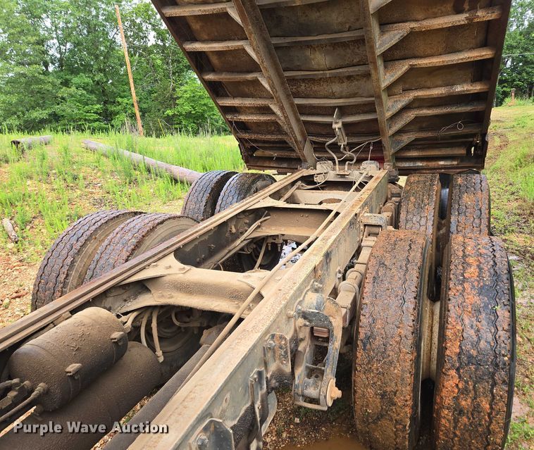 image for item ED1994 1989 Freightliner FLD120 dump truck