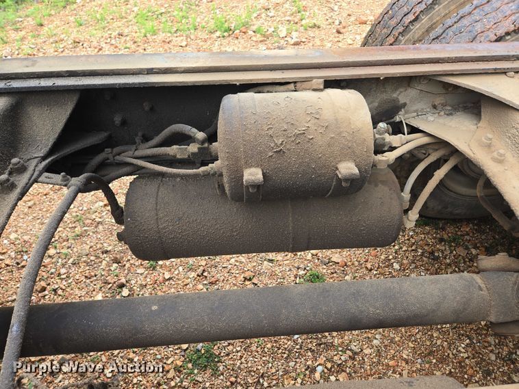 image for item ED1994 1989 Freightliner FLD120 dump truck