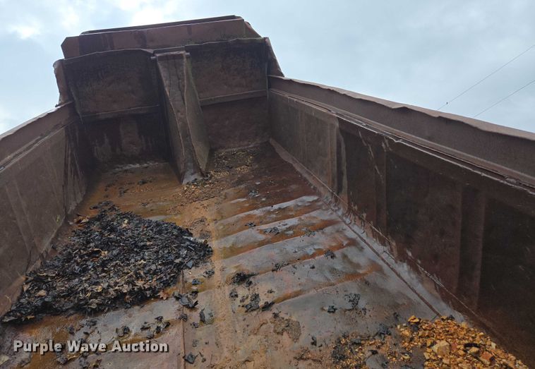 image for item ED1994 1989 Freightliner FLD120 dump truck