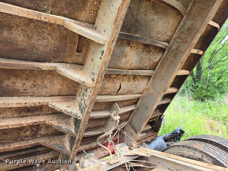 image for item ED1994 1989 Freightliner FLD120 dump truck