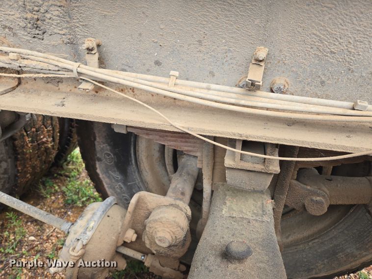 image for item ED1994 1989 Freightliner FLD120 dump truck