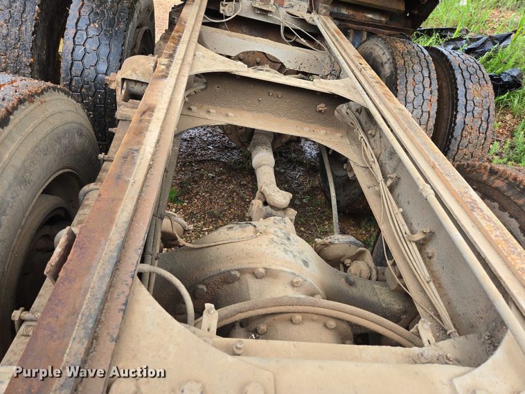 image for item ED1994 1989 Freightliner FLD120 dump truck