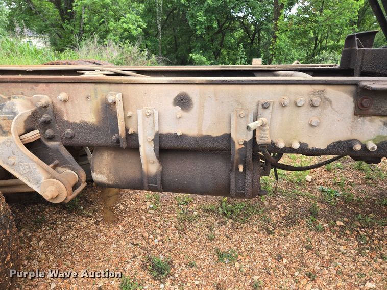 image for item ED1994 1989 Freightliner FLD120 dump truck