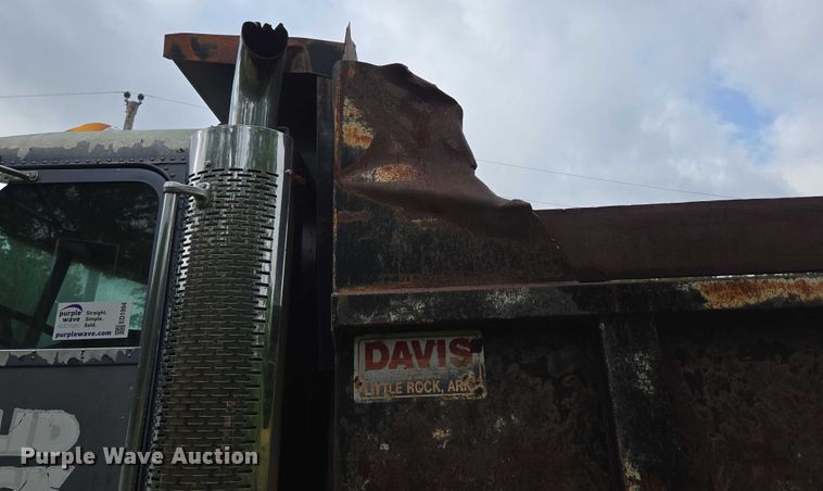 image for item ED1994 1989 Freightliner FLD120 dump truck