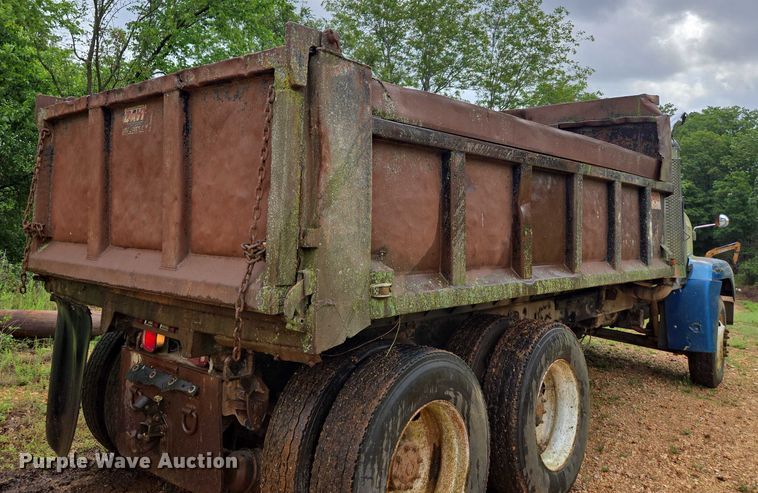 image for item ED1994 1989 Freightliner FLD120 dump truck