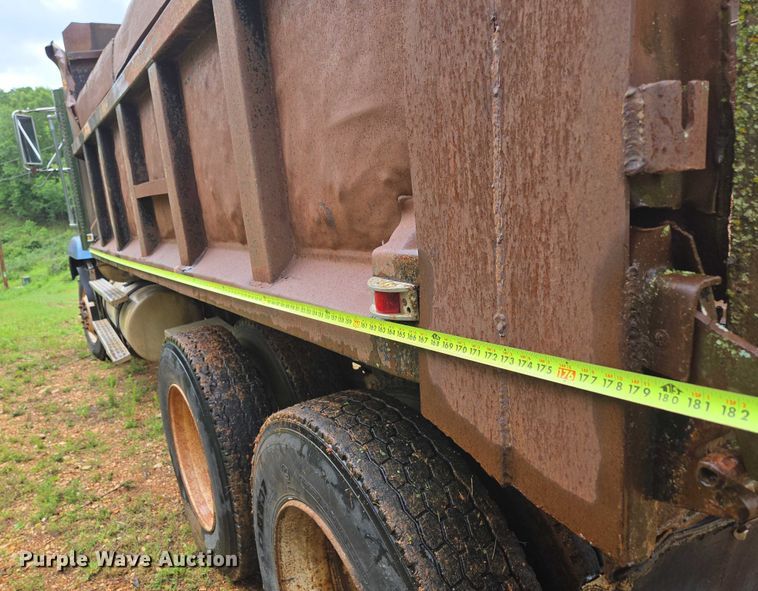 image for item ED1994 1989 Freightliner FLD120 dump truck