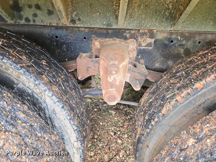 image for item ED1994 1989 Freightliner FLD120 dump truck