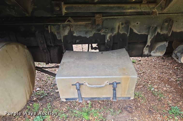 image for item ED1994 1989 Freightliner FLD120 dump truck