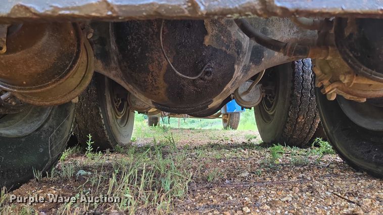 image for item ED1994 1989 Freightliner FLD120 dump truck