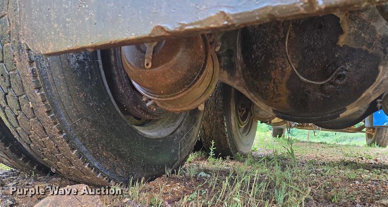 image for item ED1994 1989 Freightliner FLD120 dump truck