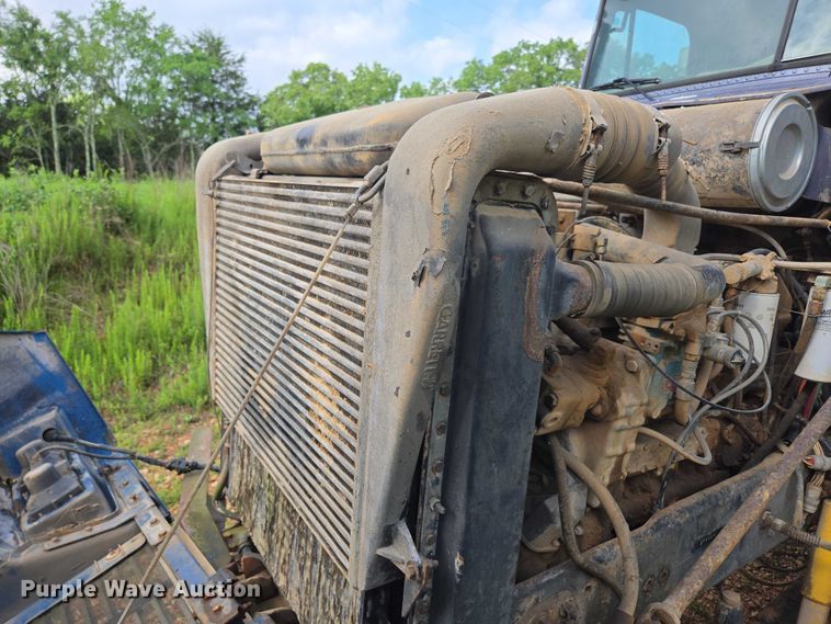 image for item ED1994 1989 Freightliner FLD120 dump truck